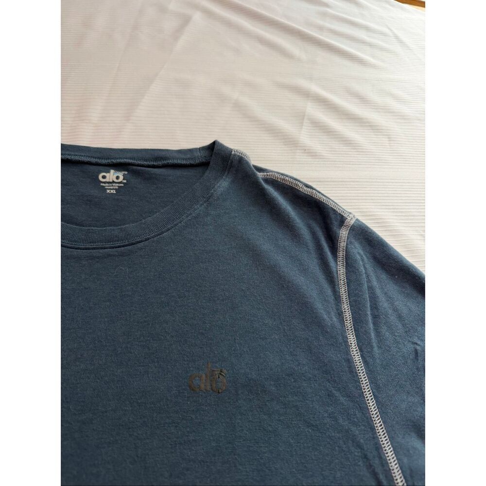 Alo Yoga Cool Fit Men’s Athletic Blue Short Sleeve T-Shirt Size XXL - Picture 3 of 10
